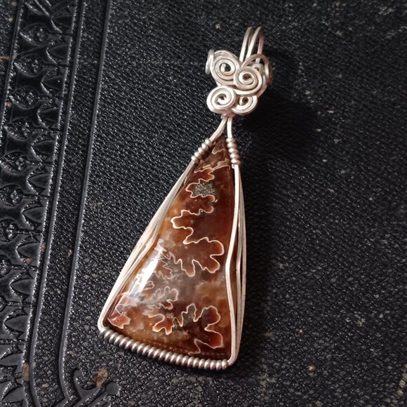 Dendritic Agate Pendant - Brown White Silver Wire Wrapped - Fairycore Jewelry - Picture 2 of 4